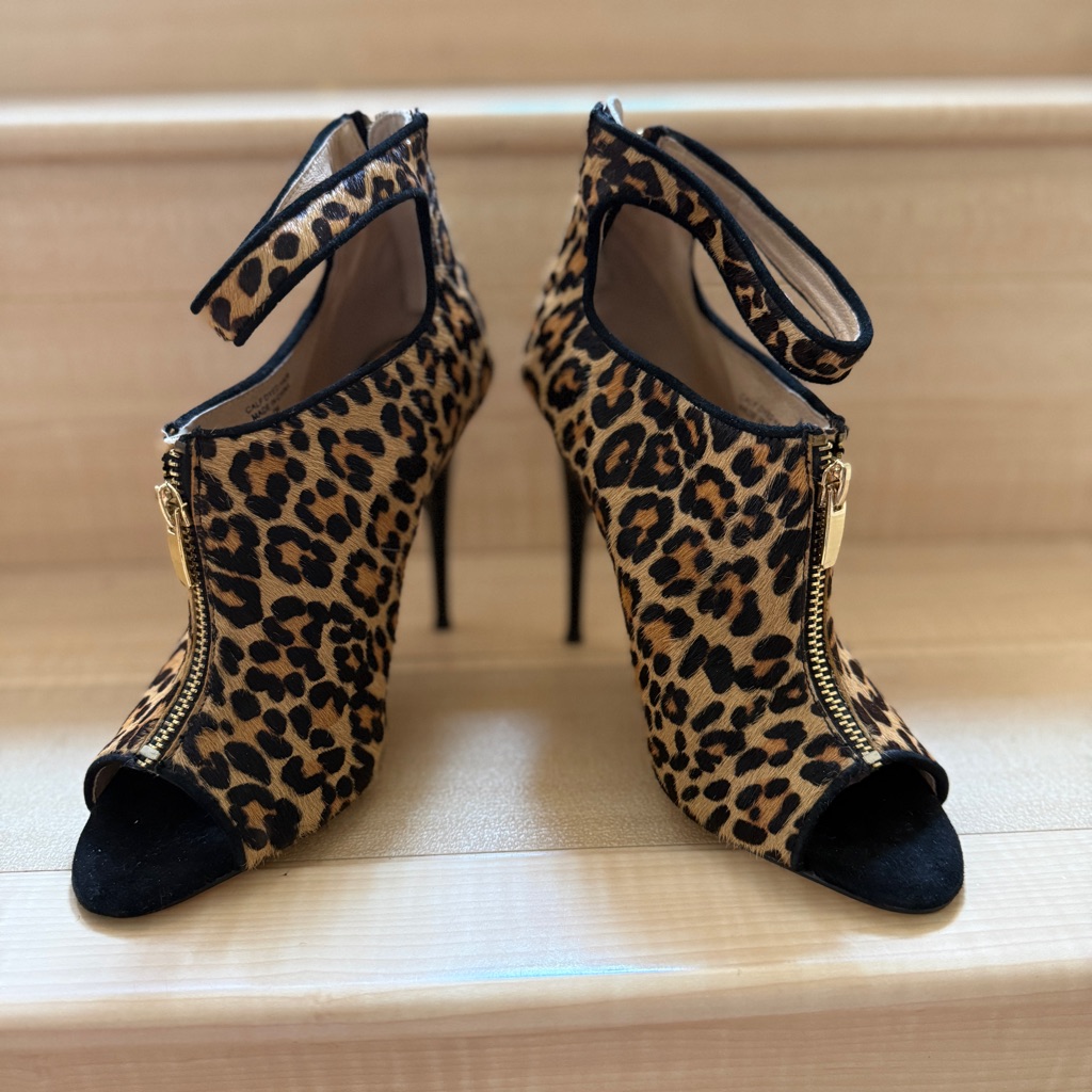 Renvy/Anthro Women's Leopard Print Calf Hair Peep Toe Bootie Gold Zipper Size 7